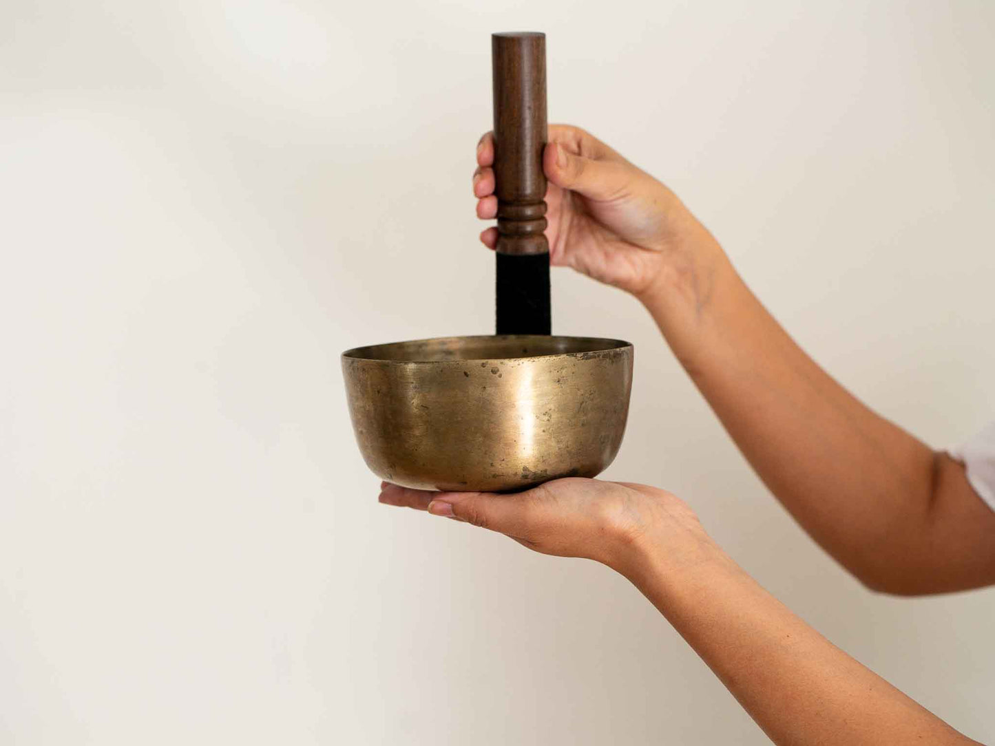 Small Tara Singing Bowl - Base Note G#3 (207)