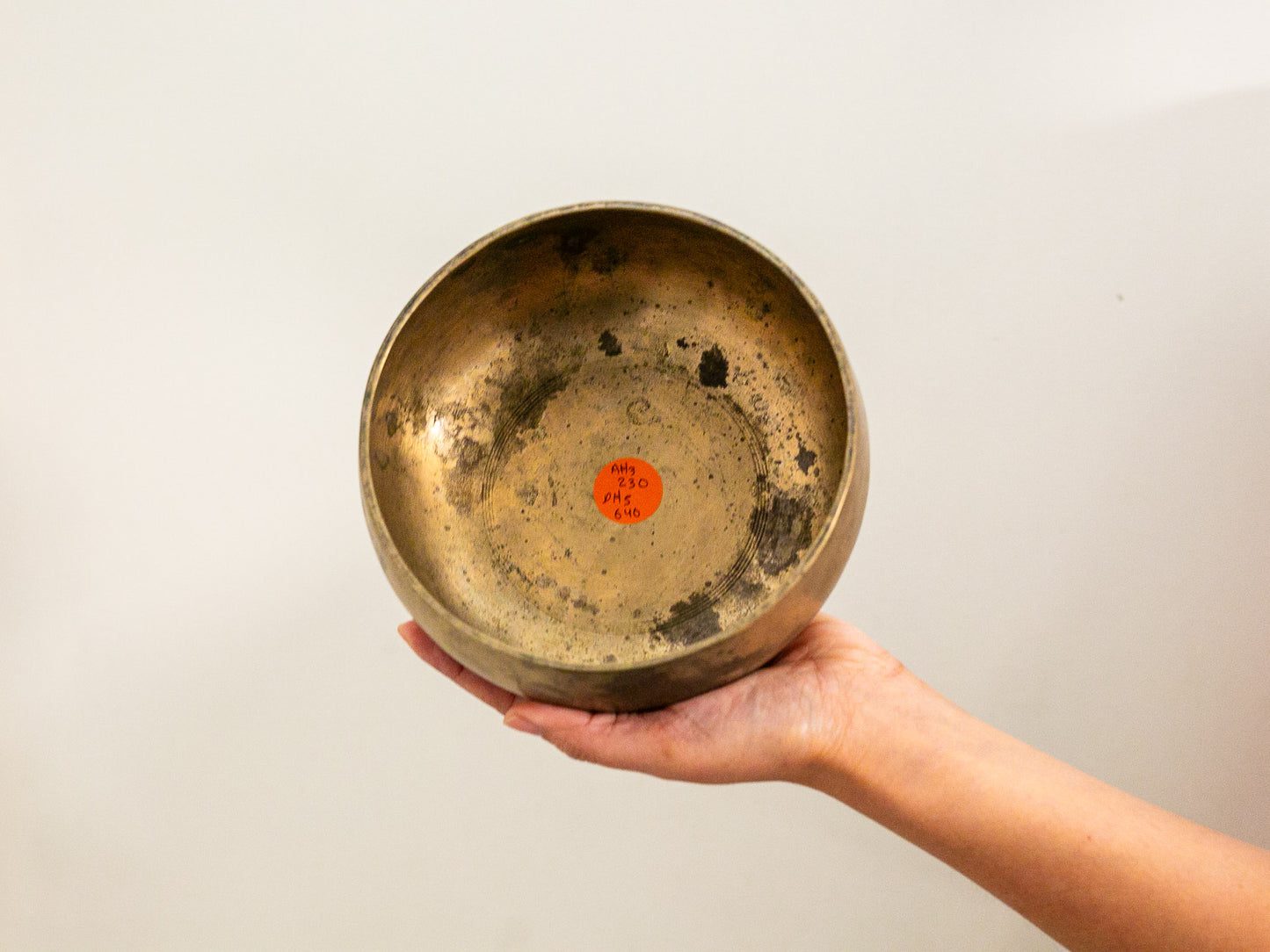 Remuna Singing Bowl - A#3 (230 Hz)