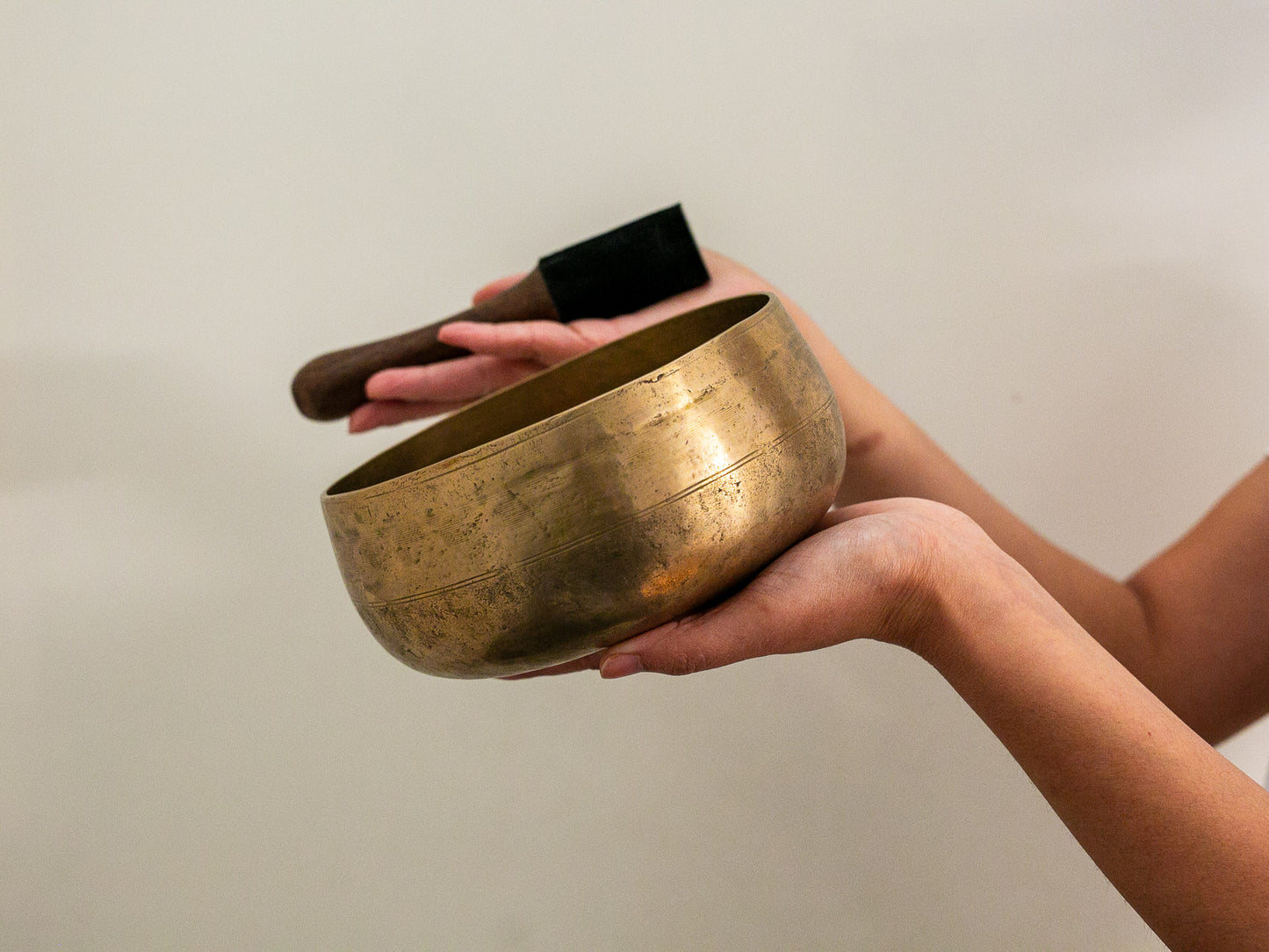 Remuna Singing Bowl - F#3 (187 Hz)