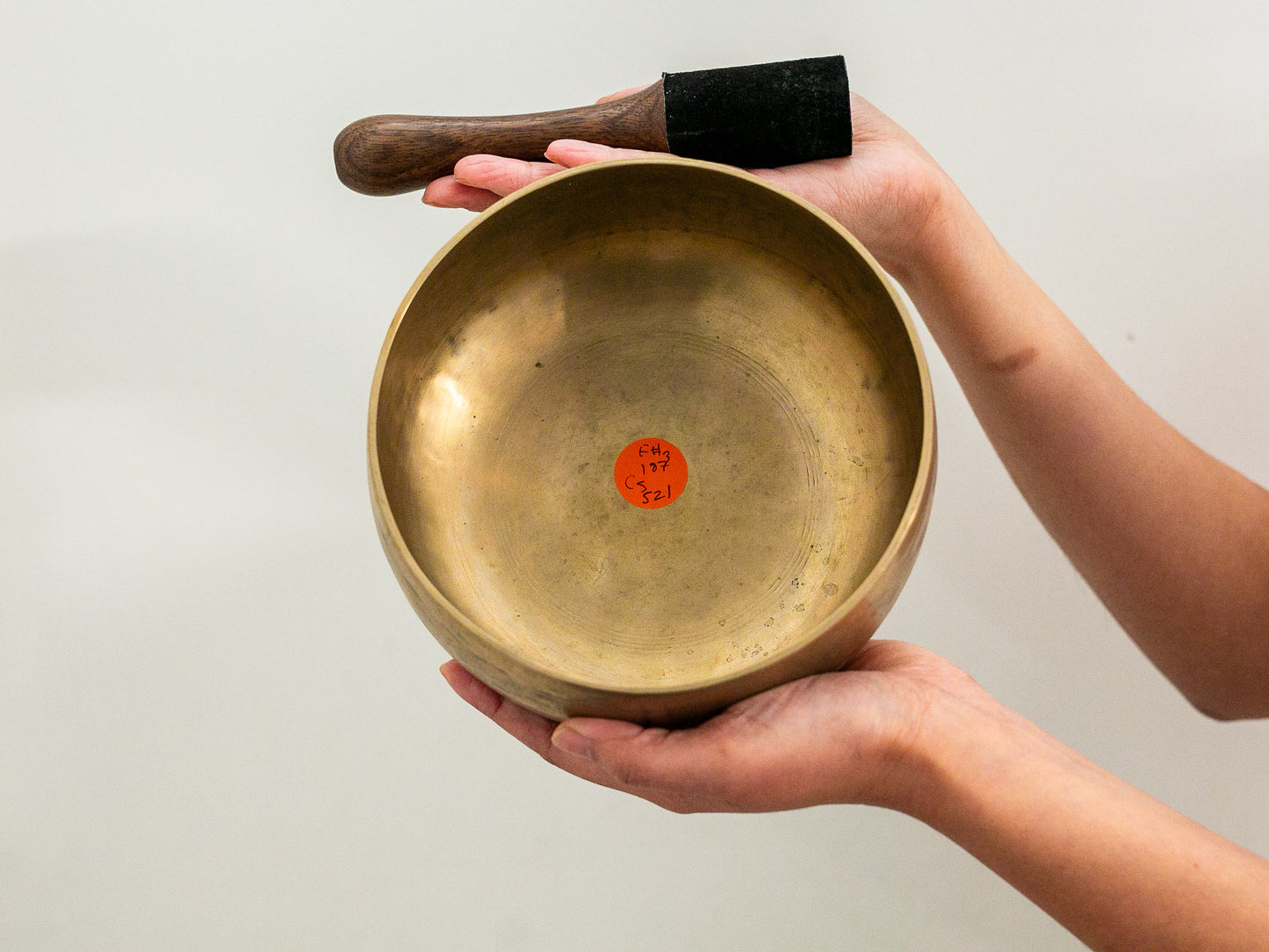 Remuna Singing Bowl - F#3 (187 Hz)