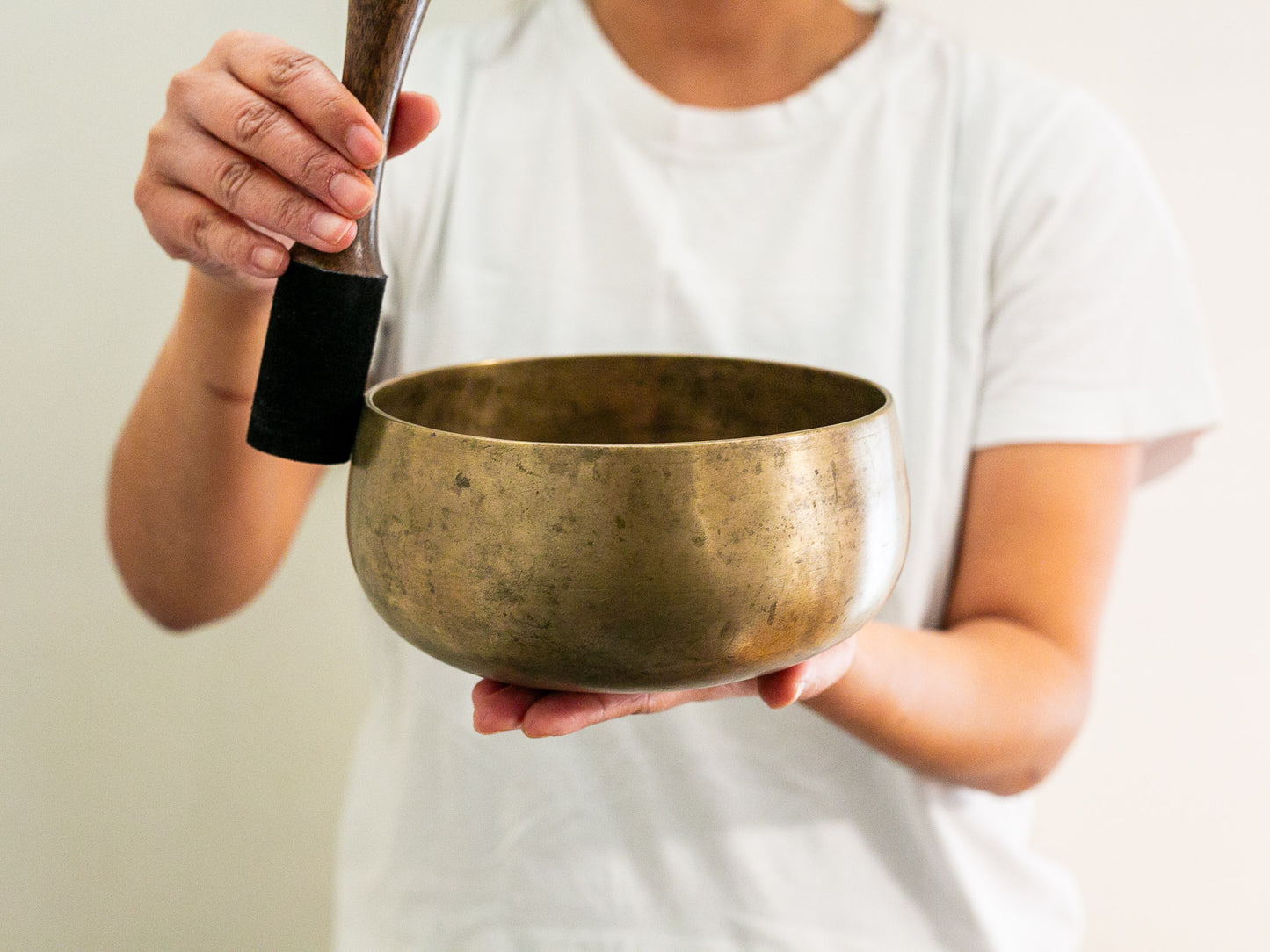 Remuna Singing Bowl - F#3 (183 Hz)