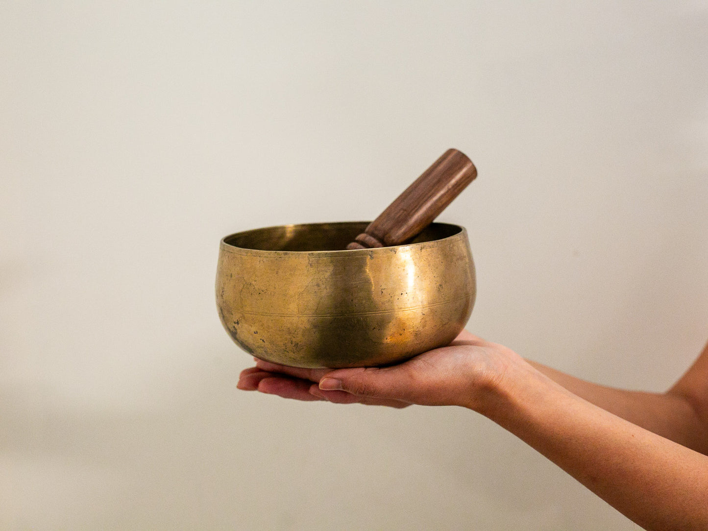 Remuna Singing Bowl - F#3 (181 Hz)