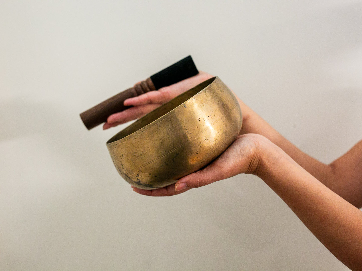 Remuna Singing Bowl - F#3 (181 Hz)