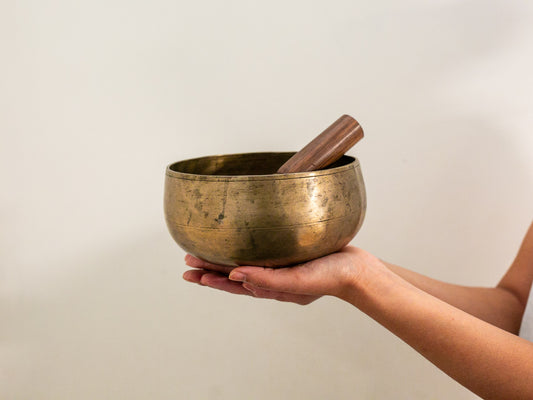 Remuna Singing Bowl - F#3 (185 Hz)