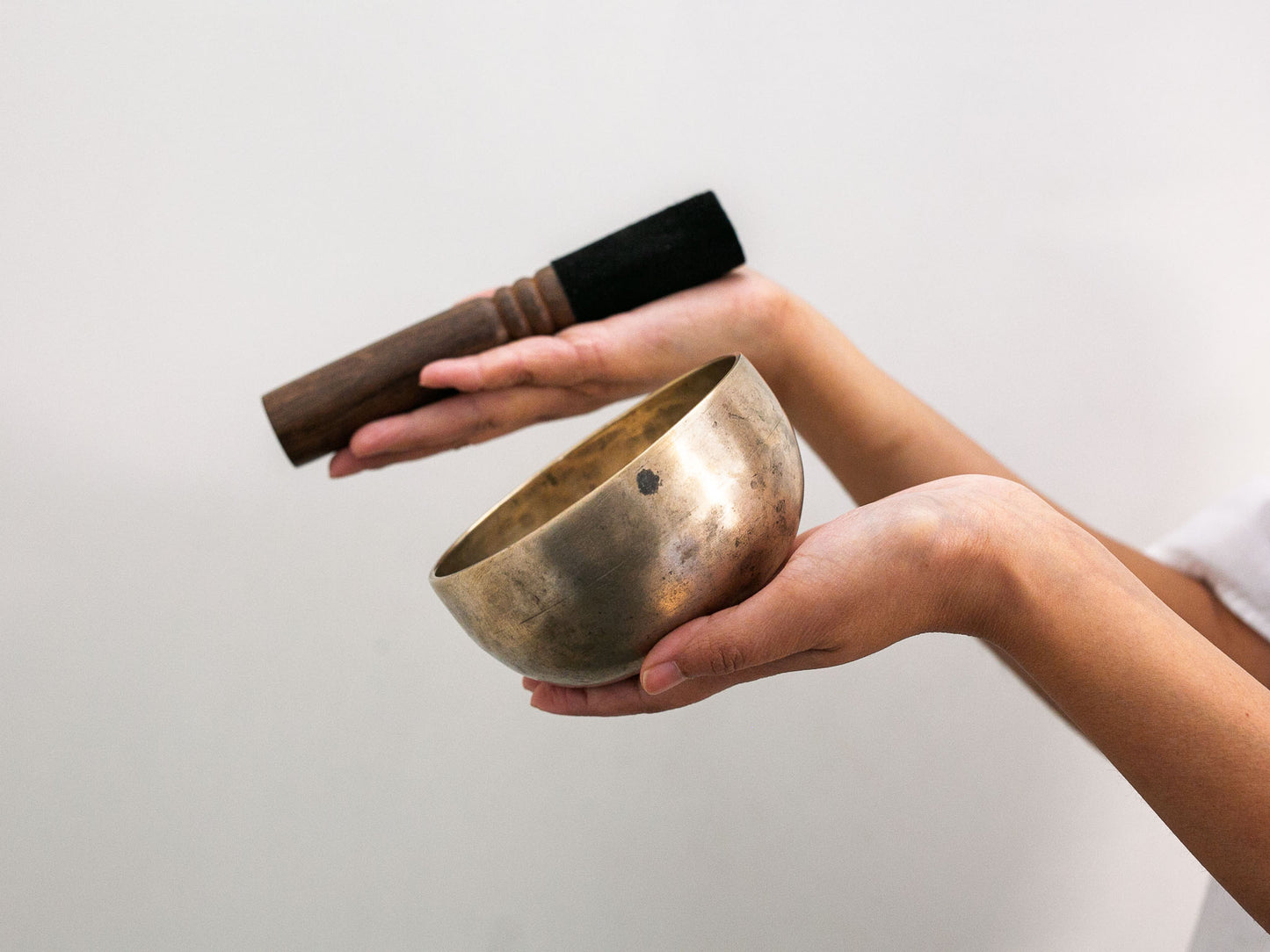 Small Tara Singing Bowl - Base Note F4 (340)