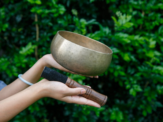 Remuna Singing Bowl - Base note F#3 (181 Hz)