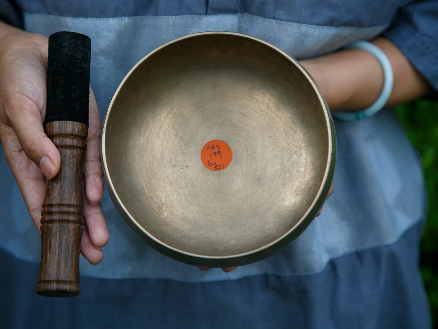 Remuna Singing Bowl - Base note F#3 (179 Hz)