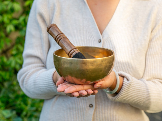 Small Contemporary Flow Singing Bowl - Base note G#4 (425 Hz)