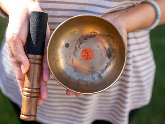 Small Old 'Tara' Singing Bowl - Base Note D# (305 Hz)