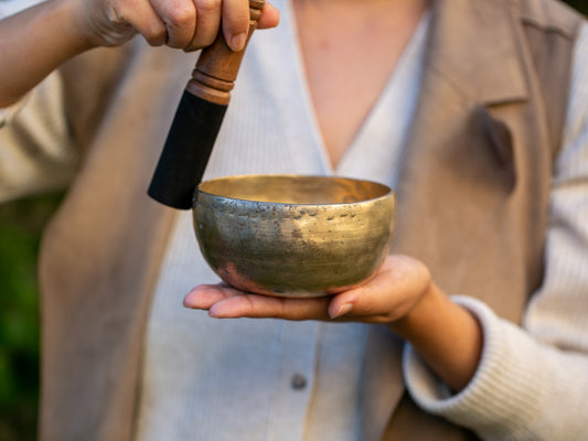 Small Old 'Tara' Singing Bowl - Base Note G4 (386 Hz)