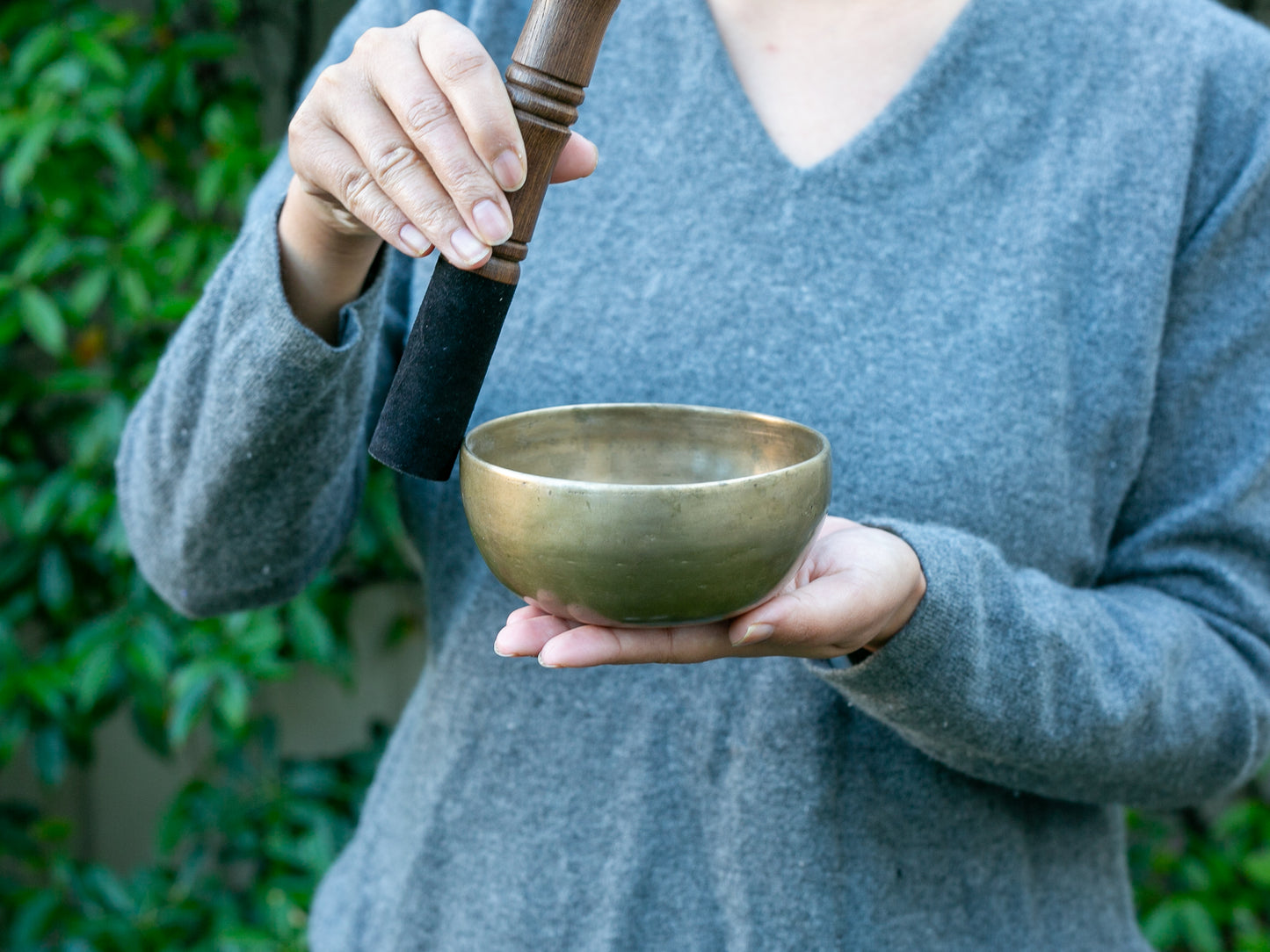 Small Old 'Tara' Singing Bowl - Base Note G4 (390 Hz)