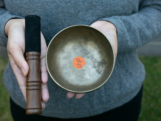 Small Old 'Tara' Singing Bowl - Base Note G4 (390 Hz)