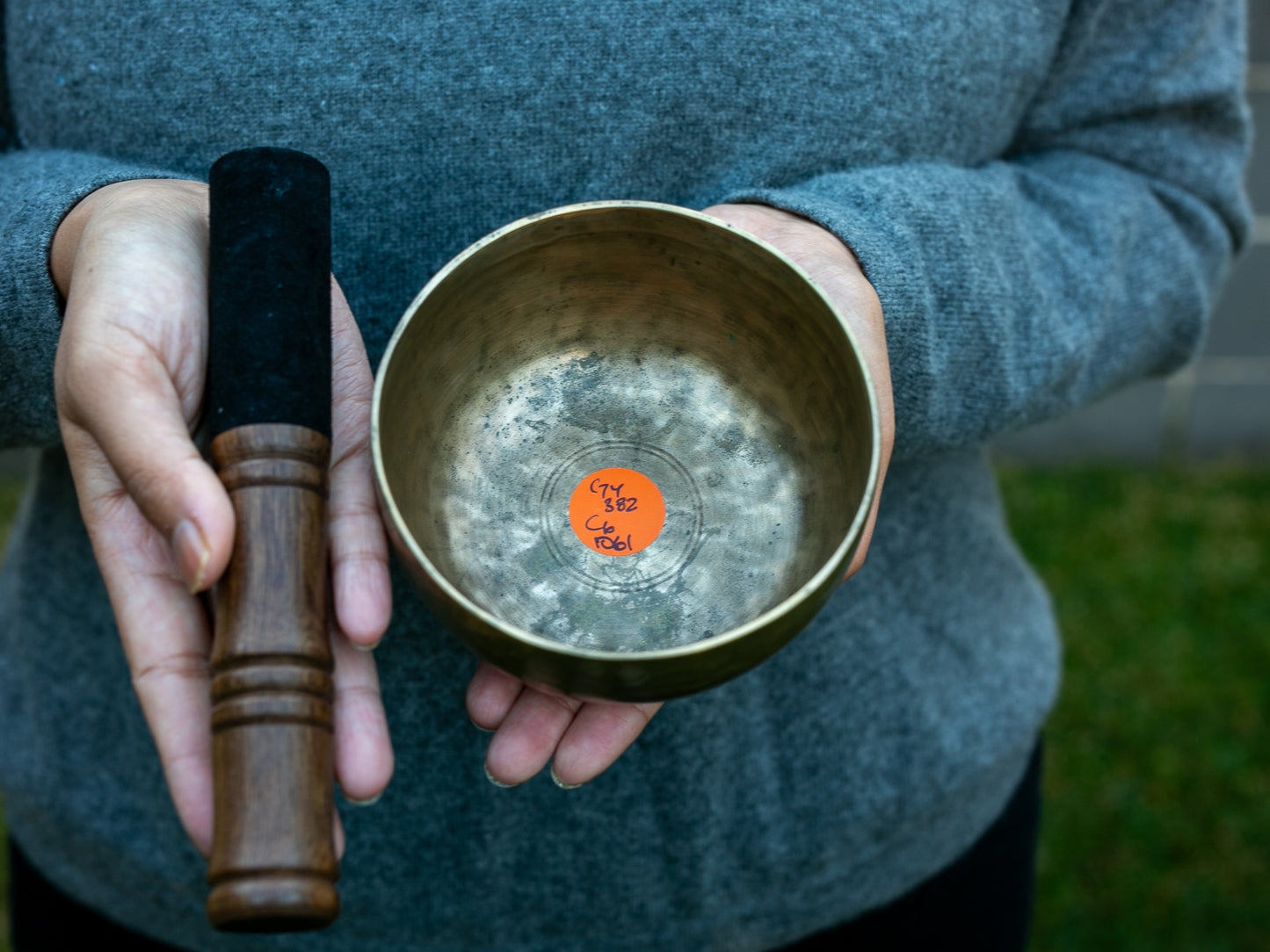 Small Old 'Tara' Singing Bowl - Base Note G4 (382 Hz)