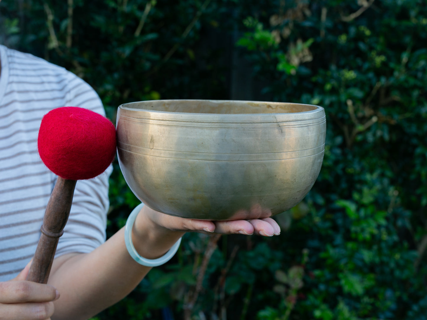 Lingam Singing Bowl - D4 290 Hz