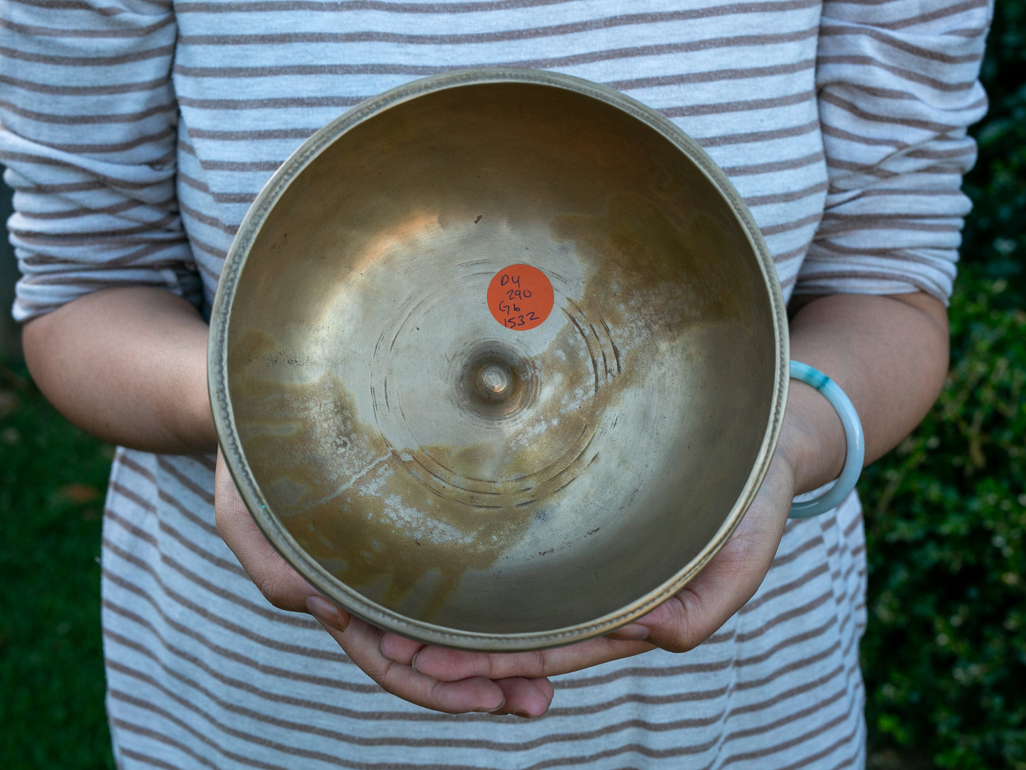 Lingam Singing Bowl - D4 290 Hz