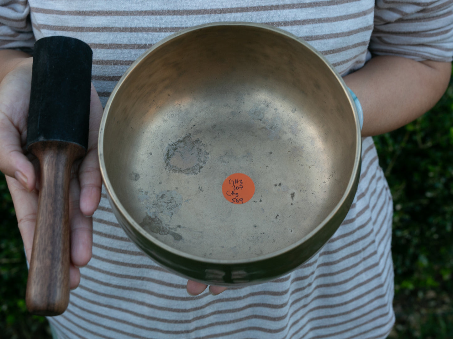 Remuna Singing Bowl - Base note G#3 (207 Hz)