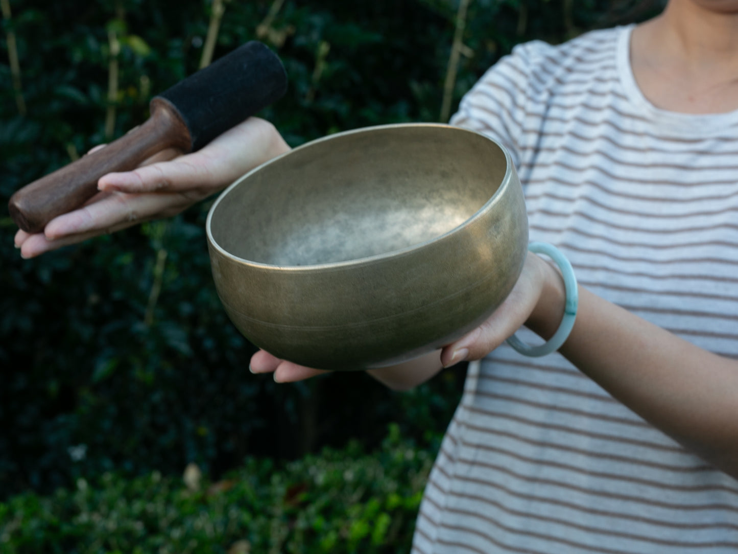 Remuna Singing Bowl - Base note F#3 (185 Hz)