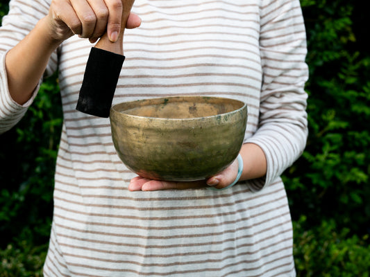 Old 'Tara' Singing Bowl - Base Note G#3 (202 Hz)
