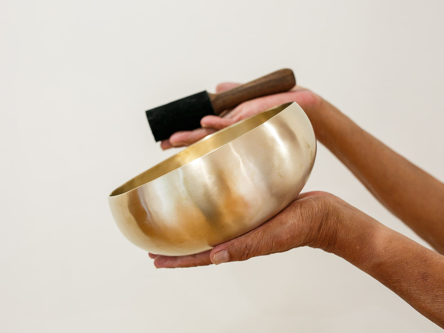 19.5 cms Easy Play Singing Bowl – E3 162 Hz
