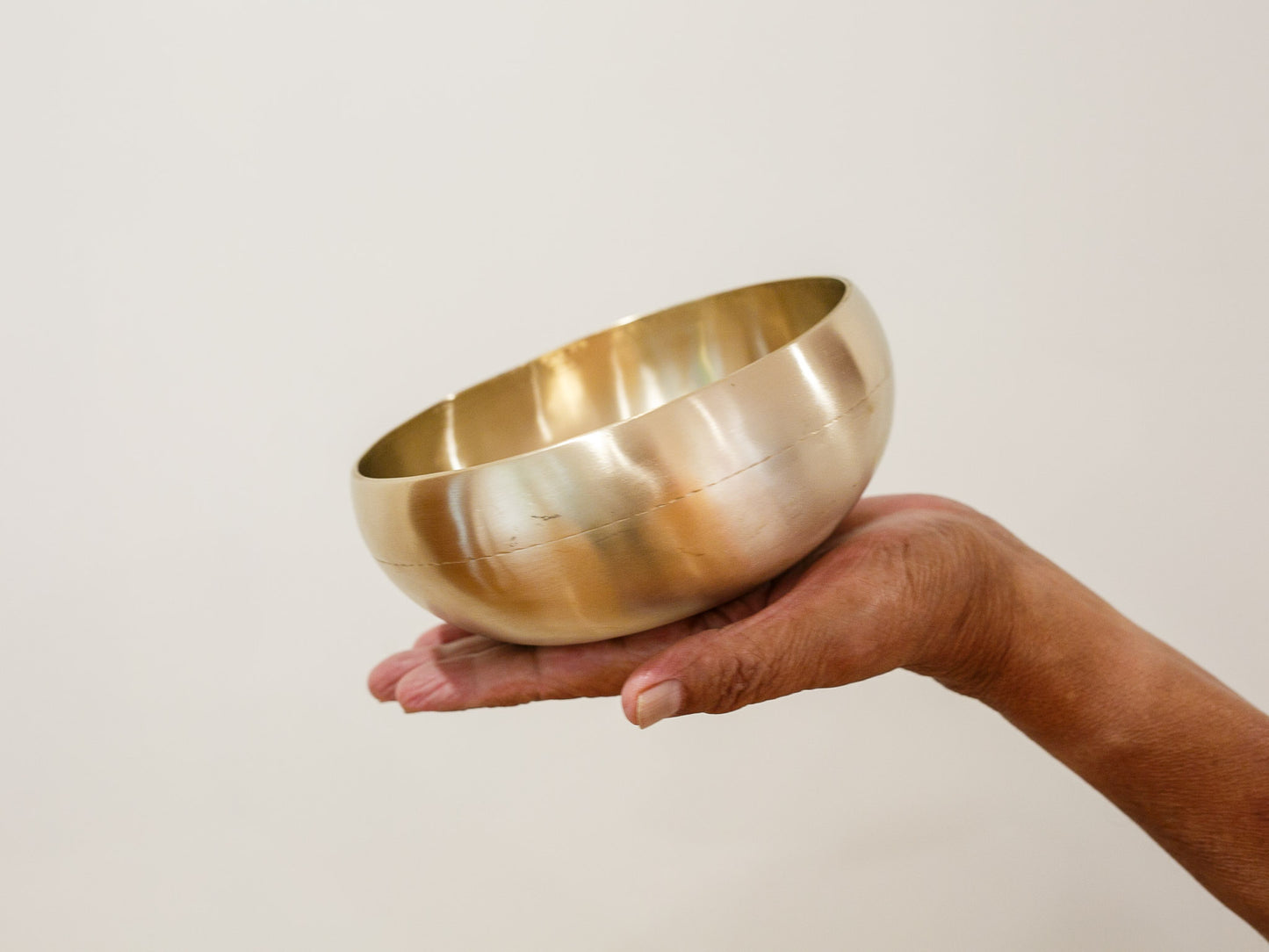 15.5 cms Easy Play Singing Bowl – A#3 239 Hz