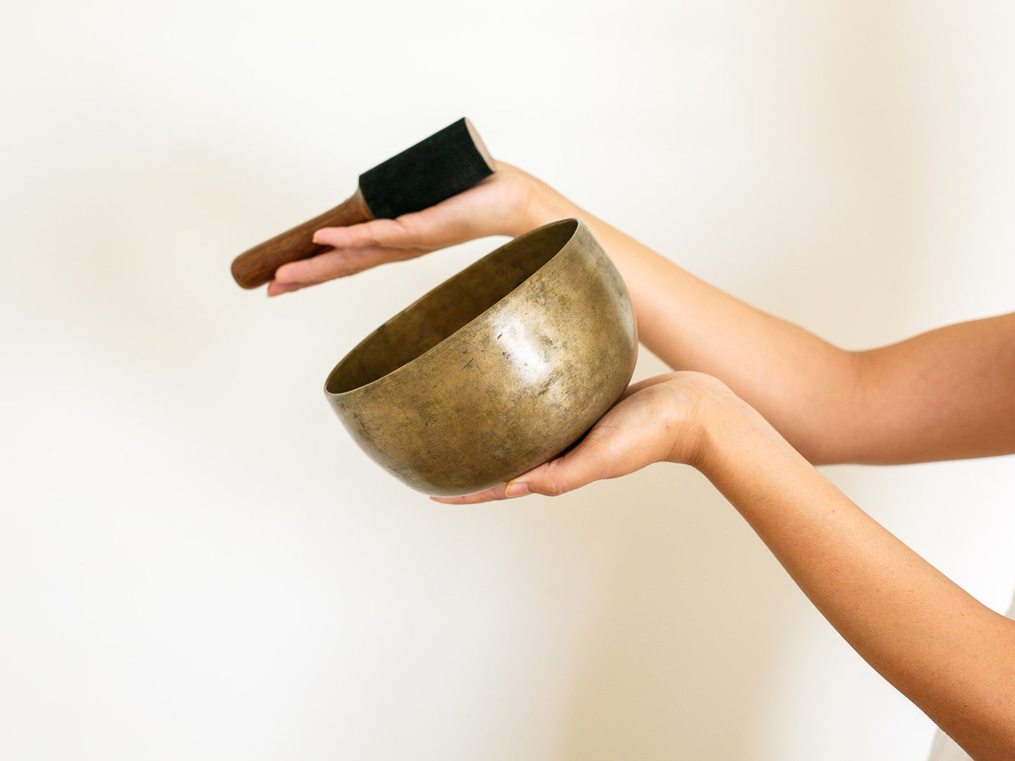 Tara Singing Bowl - Base Note A3 (217 Hz)