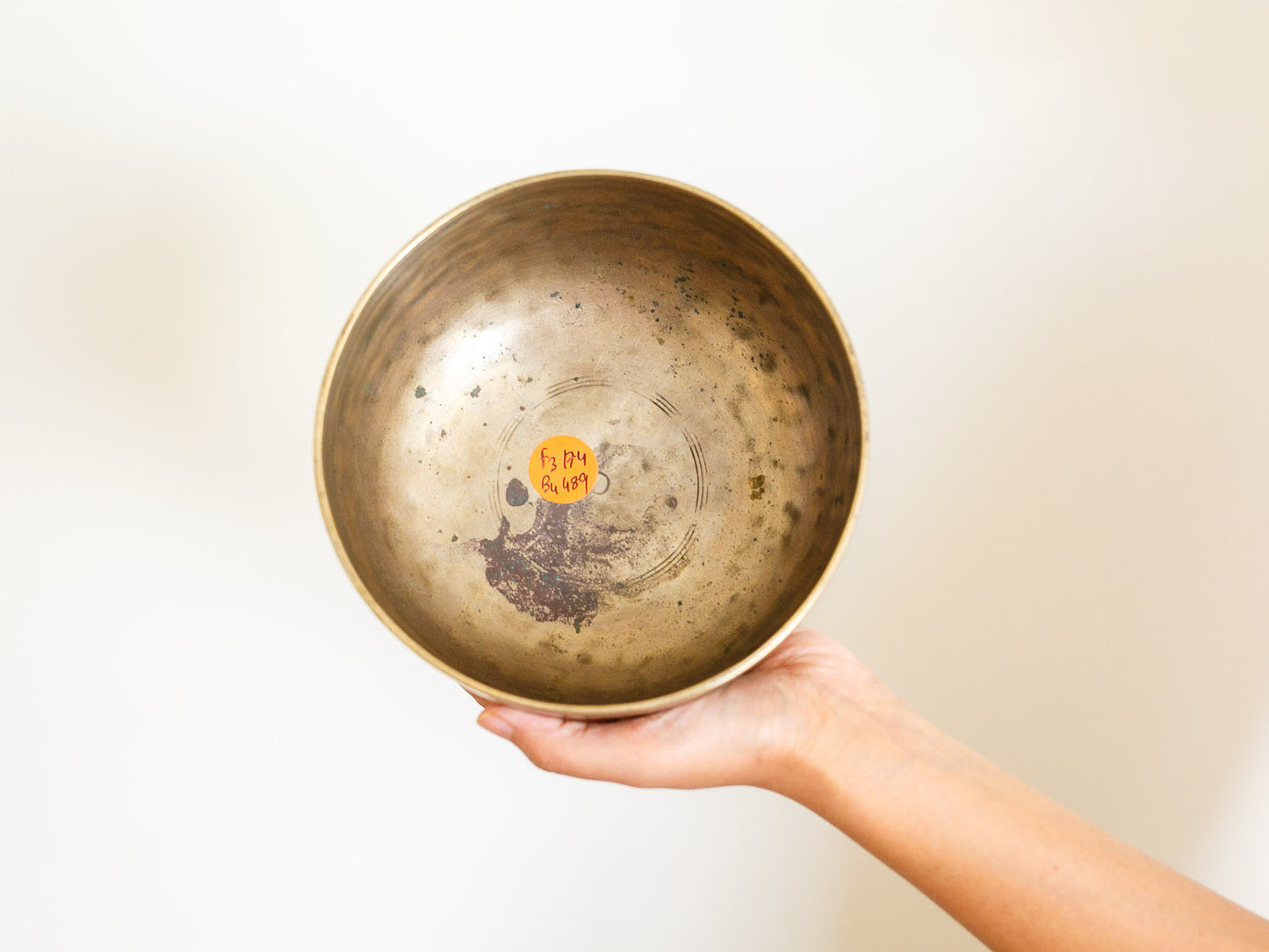 Tara Singing Bowl - Base Note F3 (174 Hz)