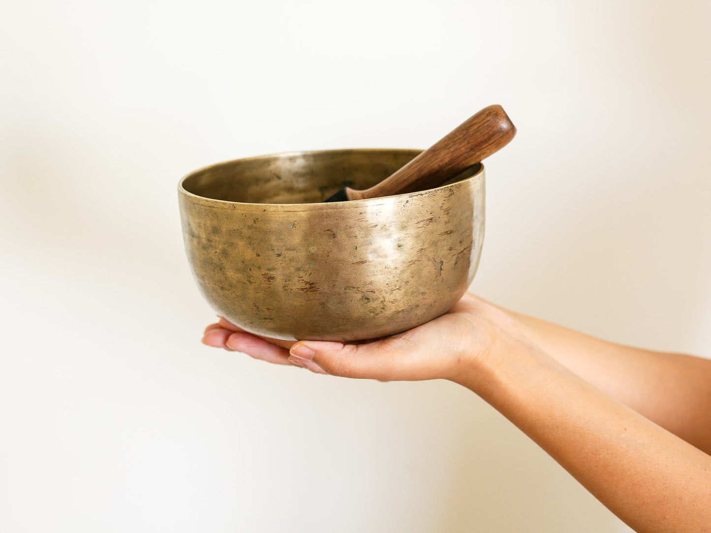 Tara Singing Bowl - Base Note F3 (174 Hz)