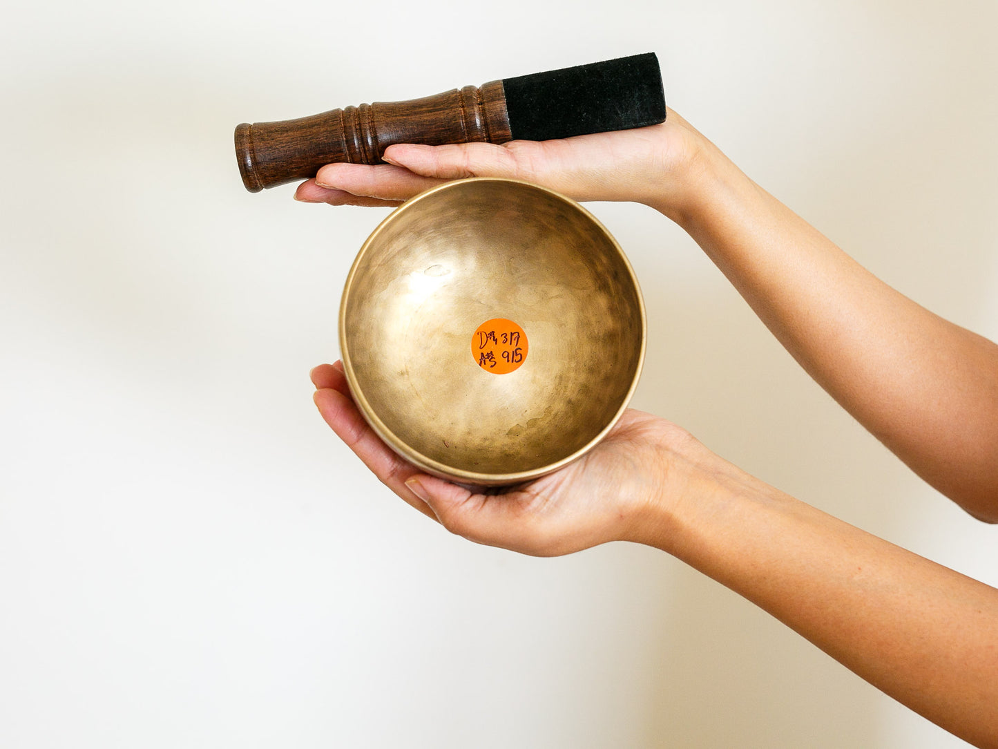 Small Tara Singing Bowl - Base Note D#4 (317 Hz)