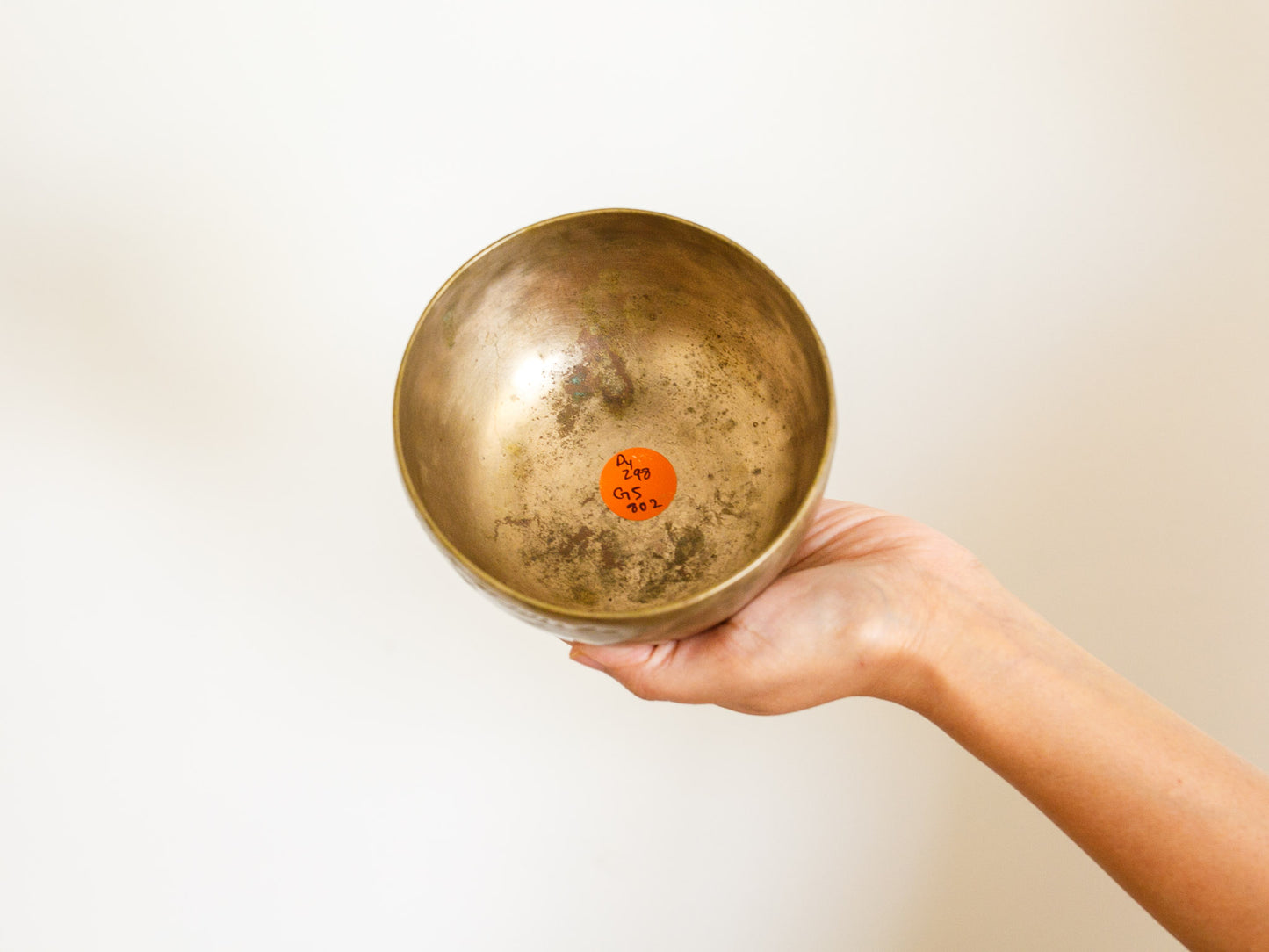 Small Tara Singing Bowl - Base Note D4 (298 Hz)