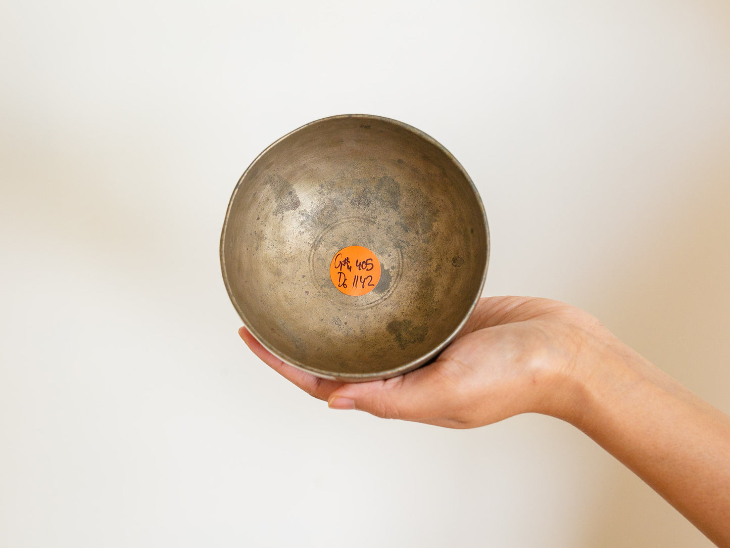 Small Tara Singing Bowl - Base Note G#4 (405 Hz)