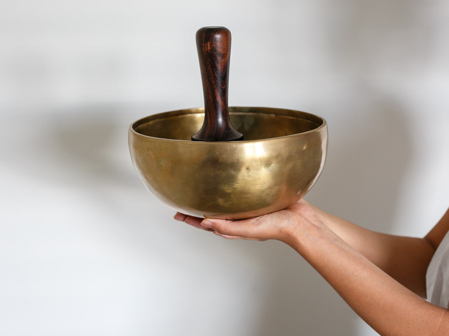 Contemporary Flow Singing Bowl - Base Note D#3 155Hz
