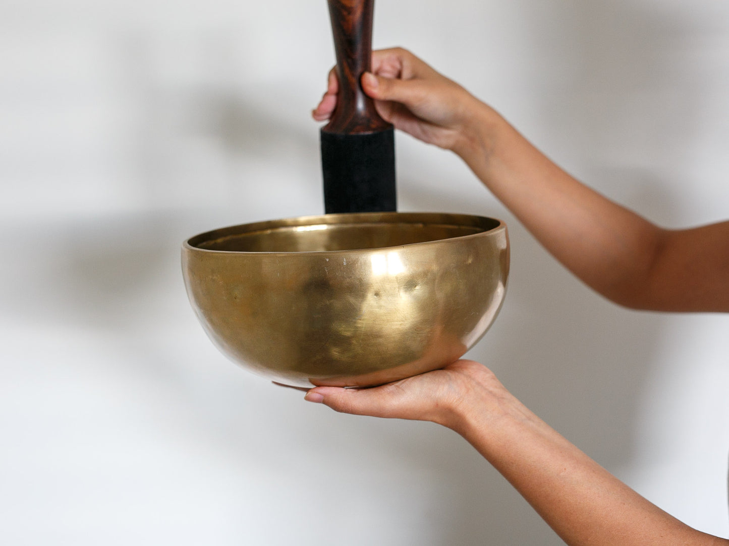 Contemporary Flow Singing Bowl - Base Note D#3 155Hz