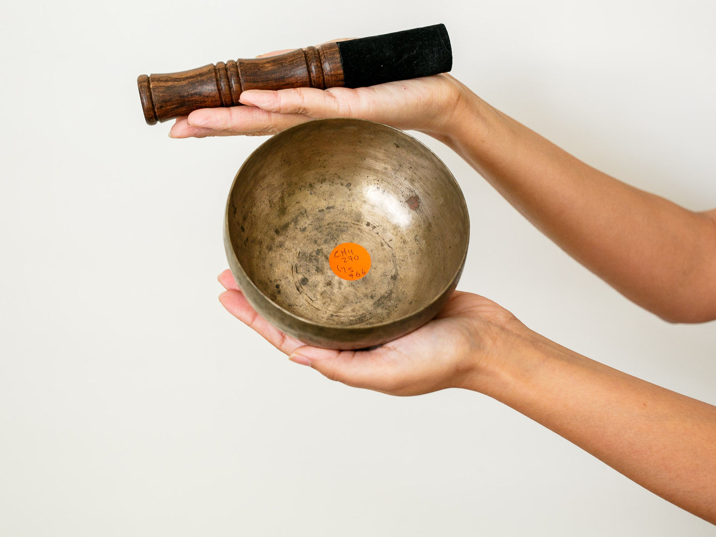 Small Tara Singing Bowl - Base Note C#4 (270 Hz)