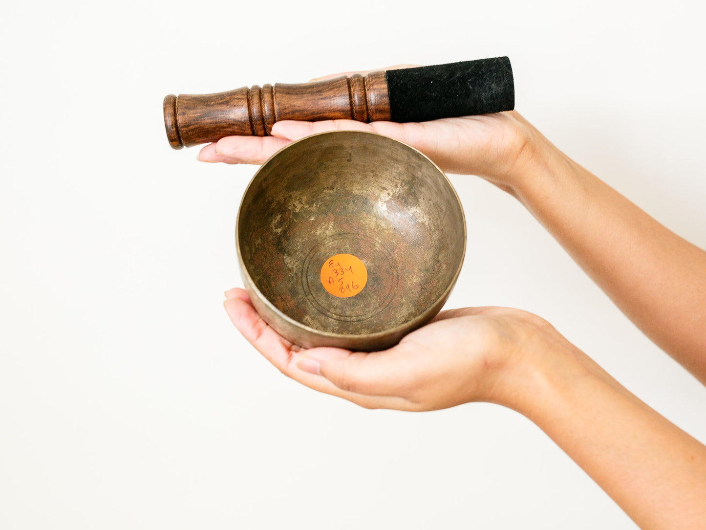 Small Tara Singing Bowl - Base Note E4 (334 Hz)