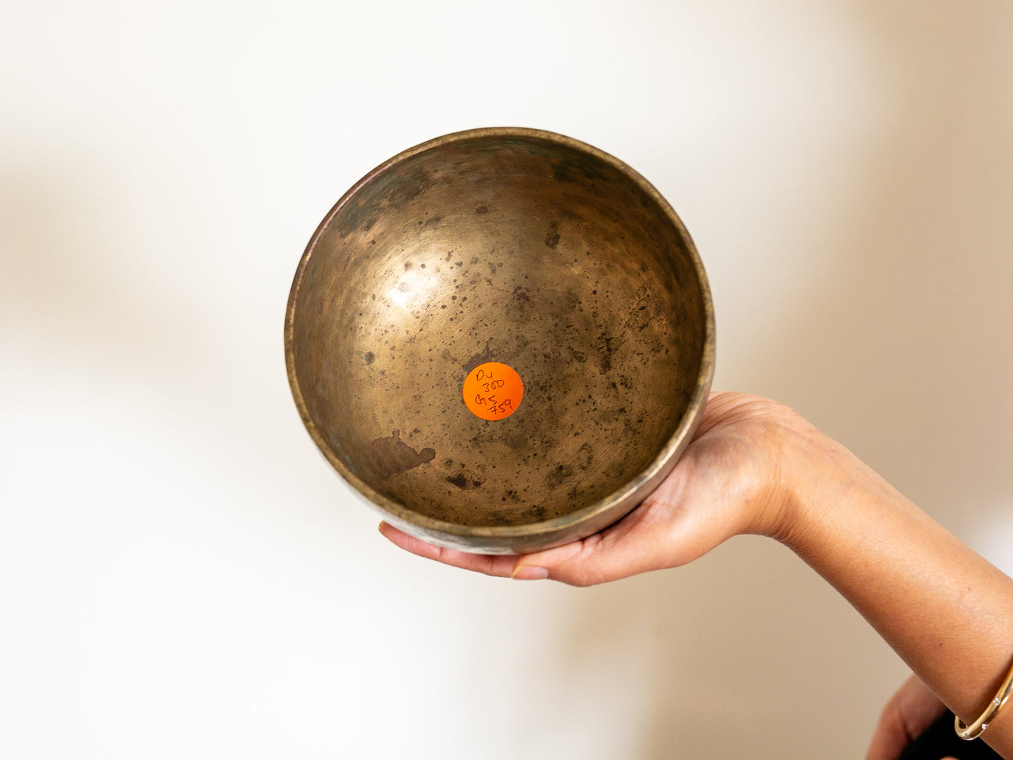 Tara Singing Bowl - Base Note D4 (300 Hz)