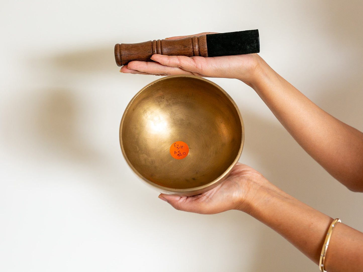 Small Contemporary Flow Singing Bowl - Base note E4 (316 Hz)