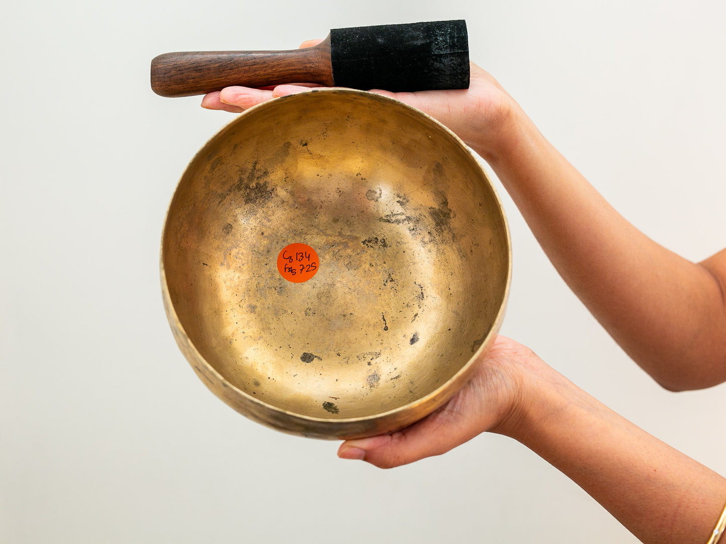 Tara Singing Bowl - Base Note C3 (134 Hz)
