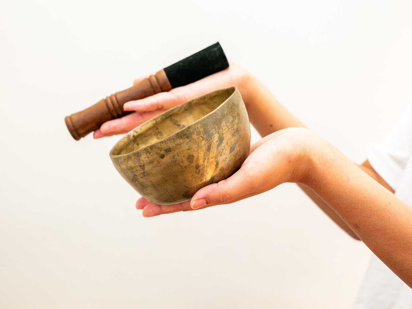 Small Tara Singing Bowl - Base Note F#4 (368 Hz)