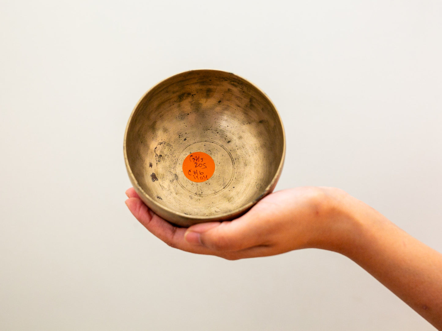 Small Tara Singing Bowl - Base Note G#3 (205 Hz)