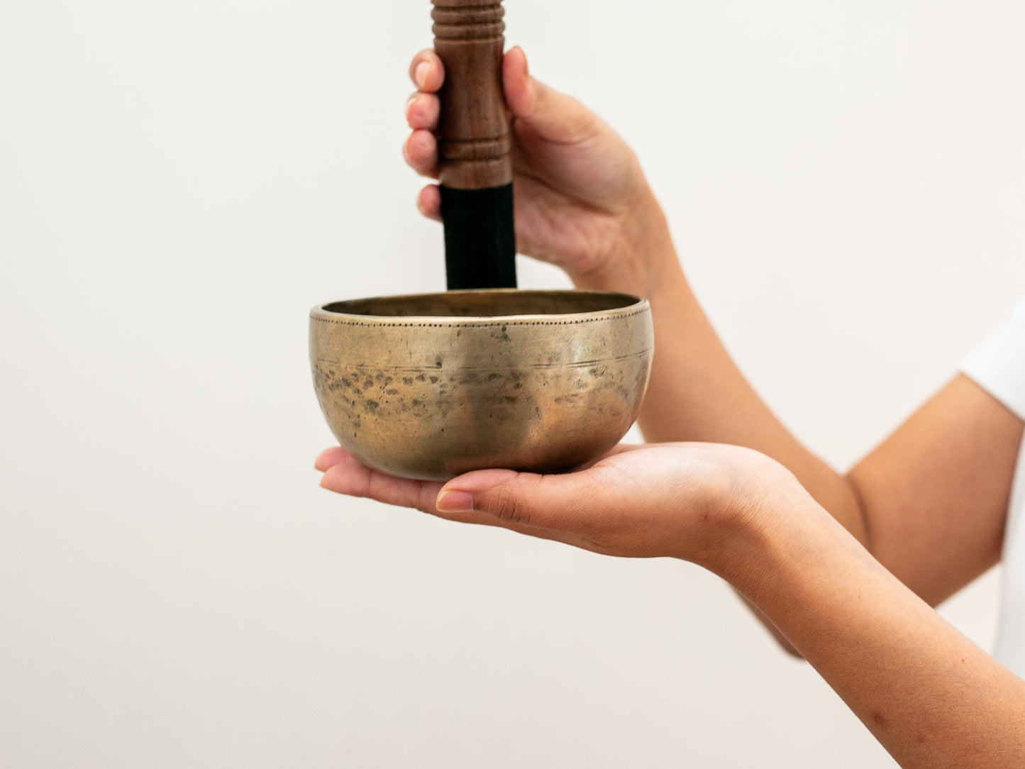 Small Tara Singing Bowl - Base Note G#4 (404 Hz)
