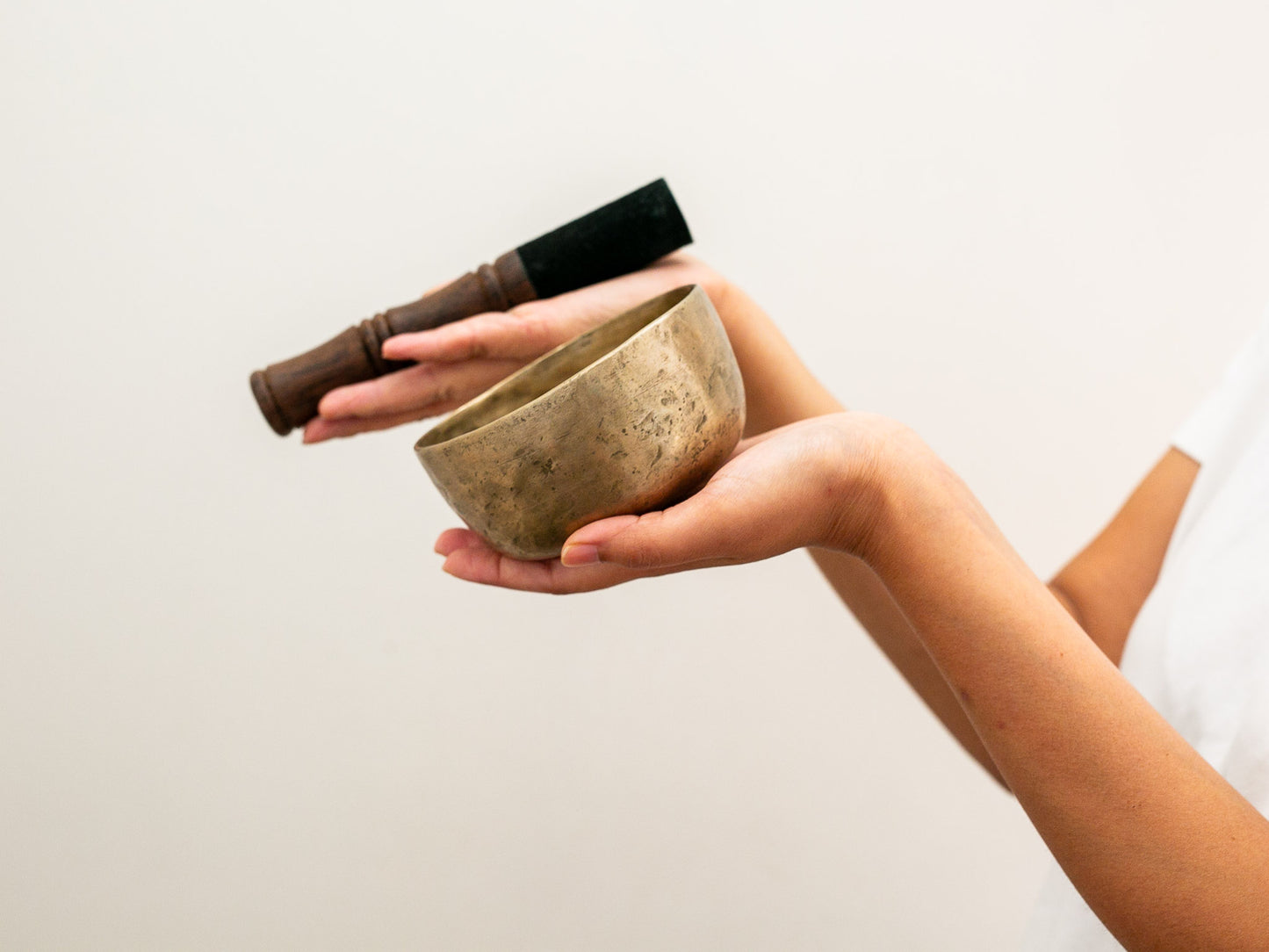 Small Tara Singing Bowl - Base Note G4 (395 Hz)