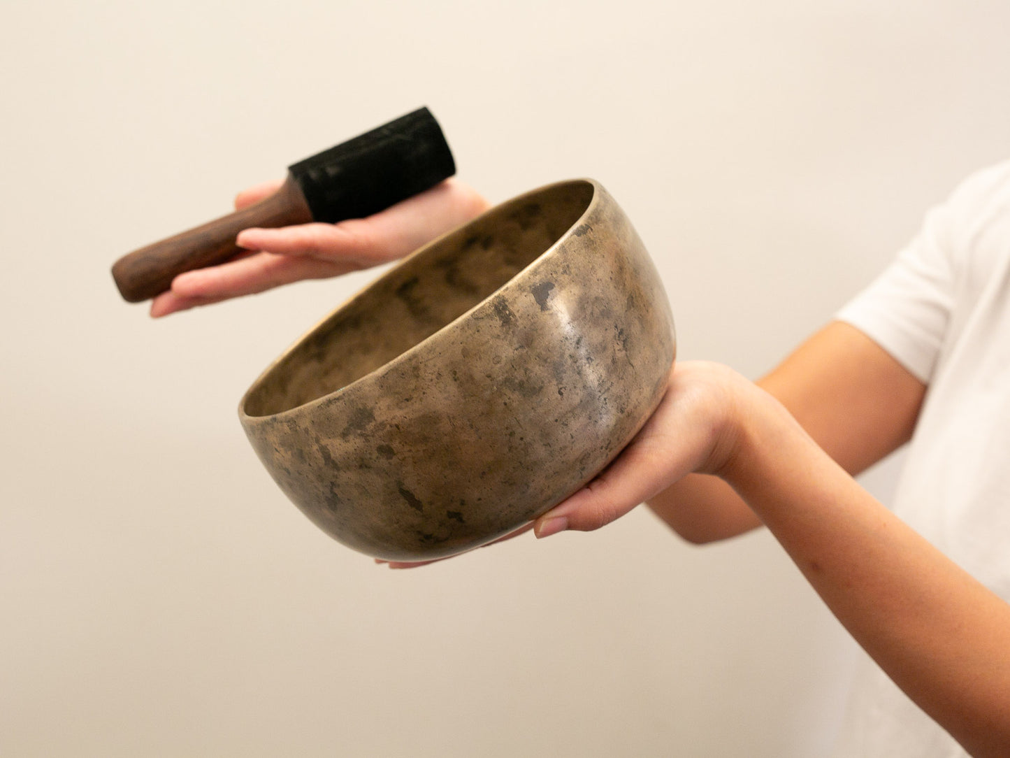 Tara Singing Bowl - Base Note G#3 (209 Hz)