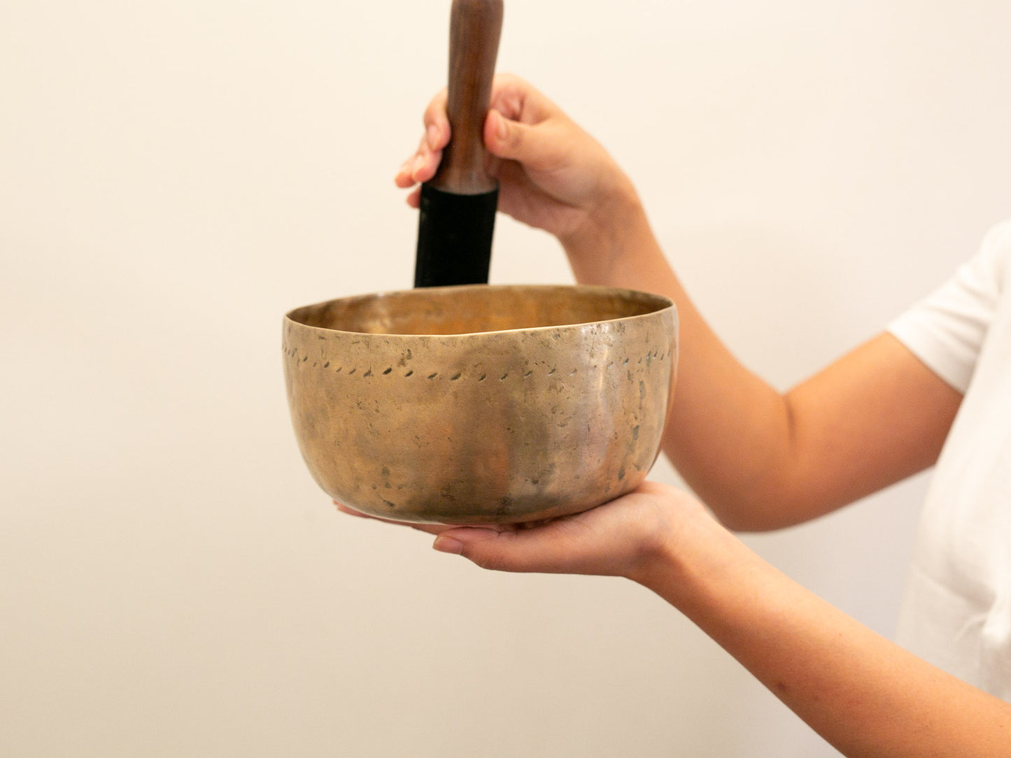 Tara Singing Bowl - Base Note E3 (165 Hz)