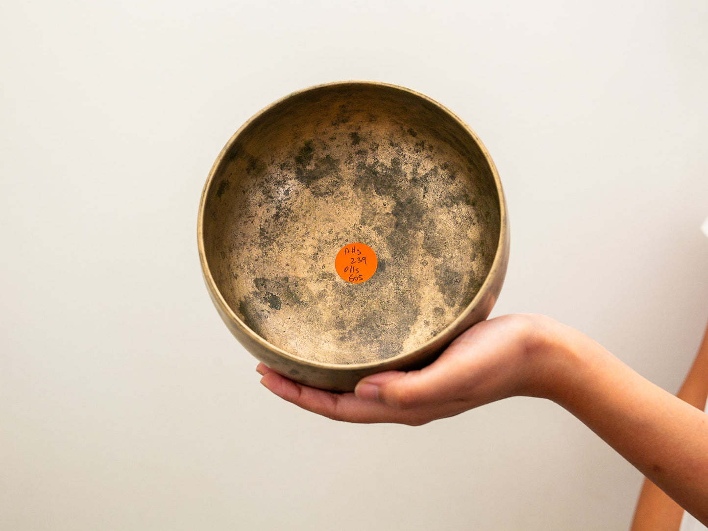 Remuna Singing Bowl - A#3 (239 Hz)