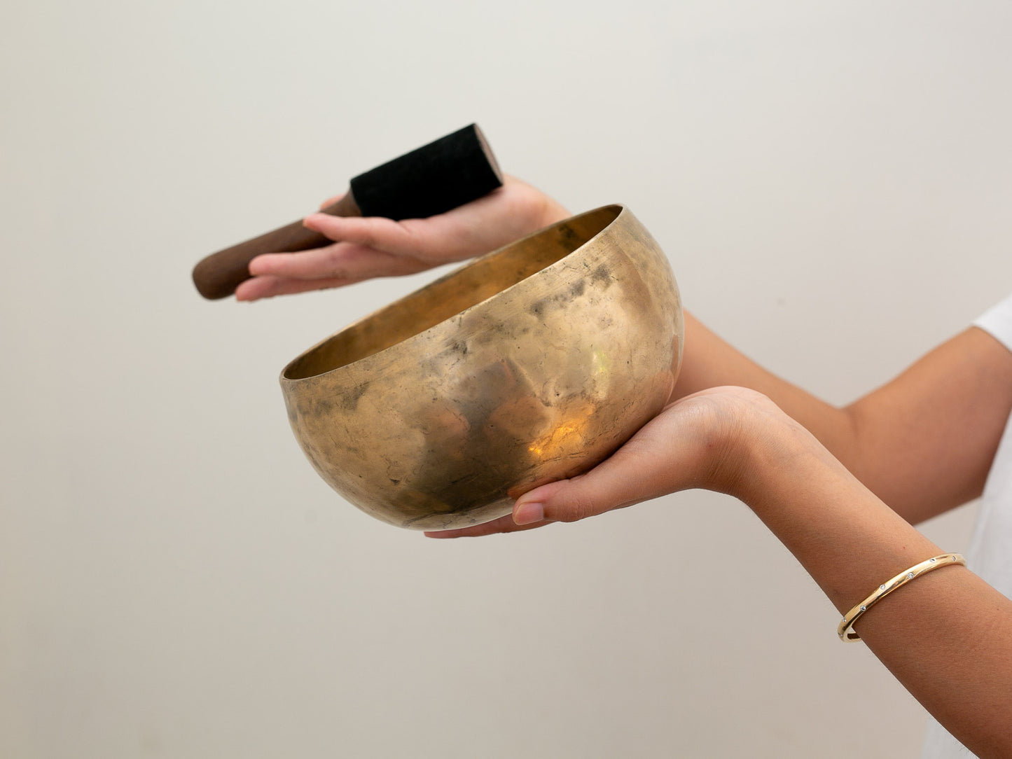 Tara Singing Bowl - Base Note D#3 (158 Hz)