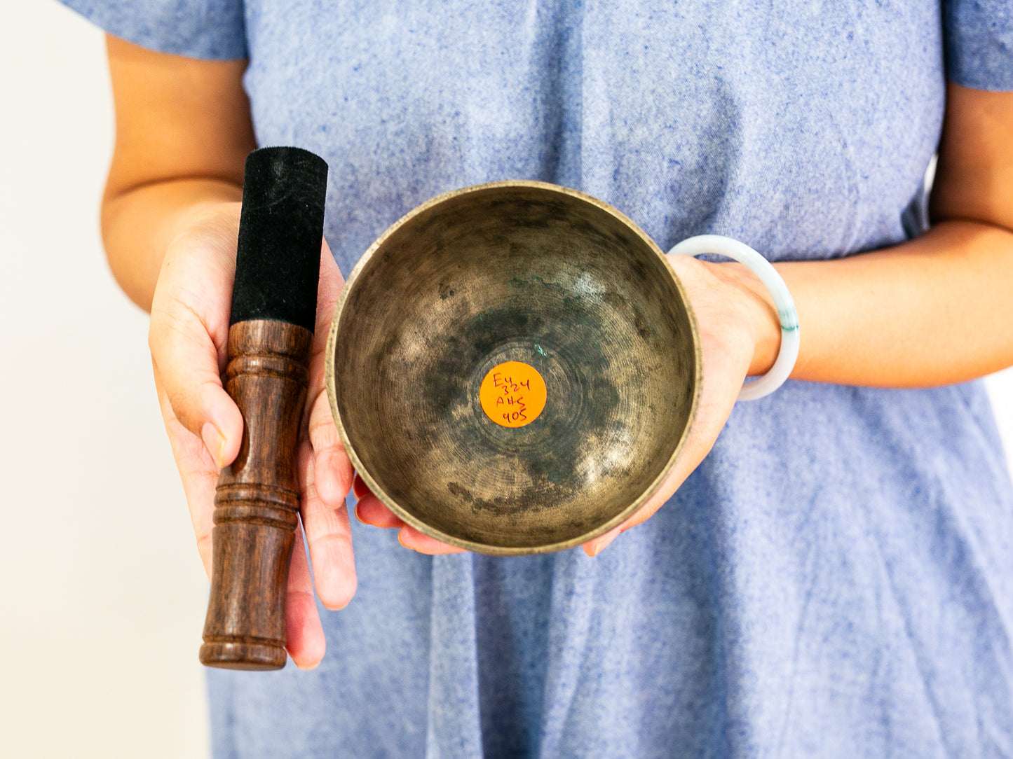 Small Old 'Tara' Singing Bowl - Base Note E4 (324 Hz)