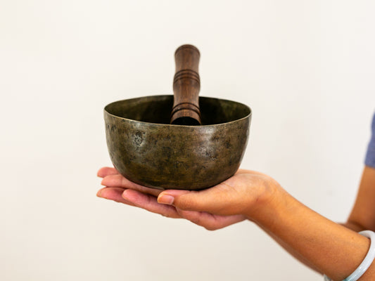 Small Old 'Tara' Singing Bowl - Base Note C#4 (273 Hz)