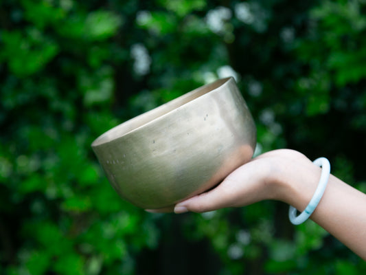 Old 'Tara' Singing Bowl - Base Note F#3 (188 Hz)