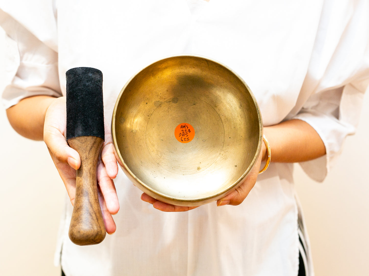 Remuna Singing Bowl - Base note A#3 (228 Hz)