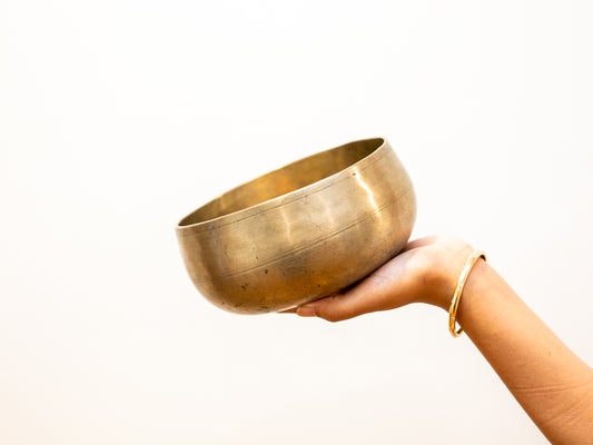 Remuna Singing Bowl - Base note G#3 (204 Hz)